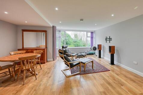 15 Wightwick Court-10.jpg