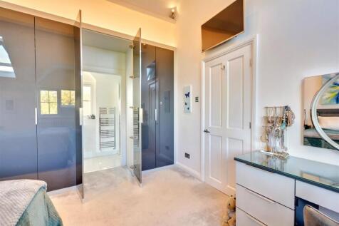 Bedroom One (3).jpeg