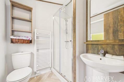 En-suite shower room in Willerby Horsham luxury lo
