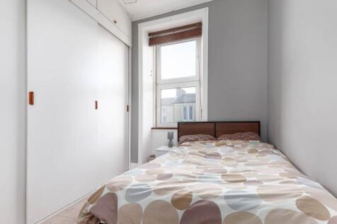 61135_CaledonianCres