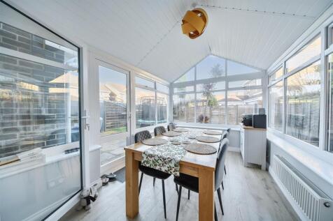 Conservatory/Dining Room