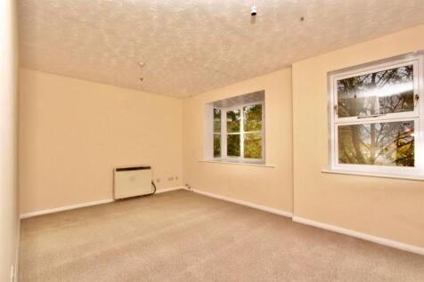 Hallingbury Court, E17