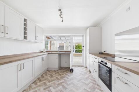 Kitchen: