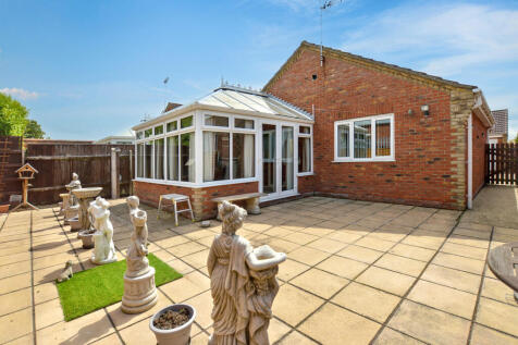 4 Half Acre 18th ...