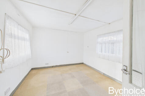 CAM05454G0-PR0105-STILL004