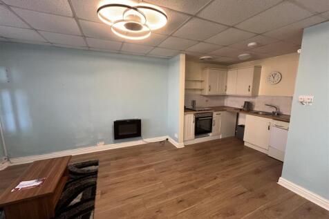 Living rRoom/Kitchen