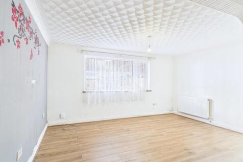 CAM01909G0-PR0440-STILL013