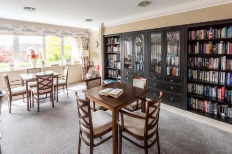 Eastbank Court/Lodge