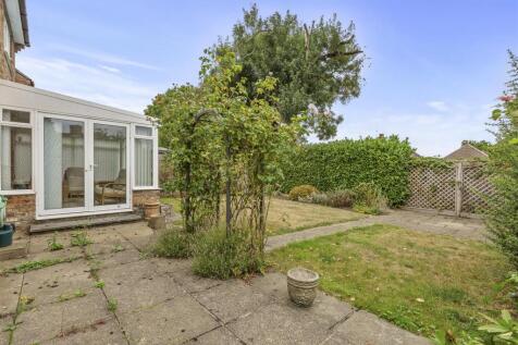 4 Grange Road, HP15 7QZ-12.jpg