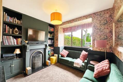 Sitting Room / Recep