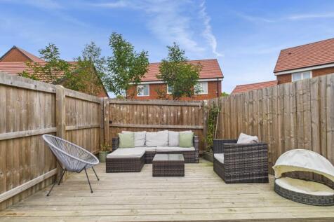 CAM03293G0-PR0247-STILL029