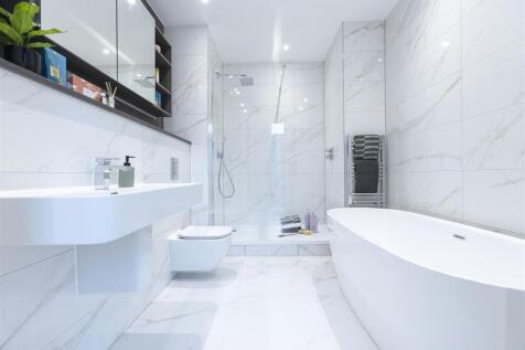 3 bed, 4 bath Apartment in Manchester - Photo 8