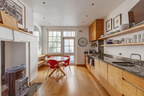 Broad Court, Covent Garden - Tavistock Bow