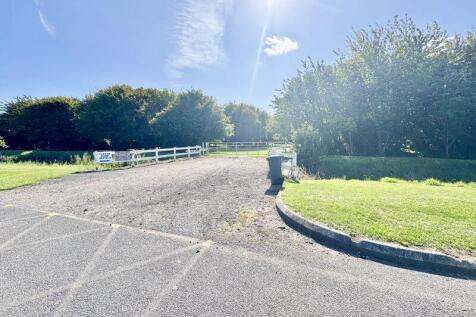 Car park access to paddock
