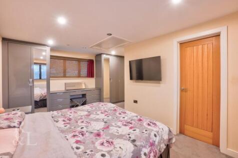 30 Carsington Crescent (6).jpg