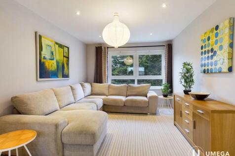 This property is spacious and modern, in the highly sought-after area of Ravelston. Electric heating in most rooms, an allocated carport, access to the resident's car park and communal garden grounds
