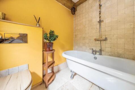 Bathroom.jpg