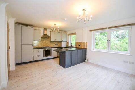 Open-Plan Kitchen/Li