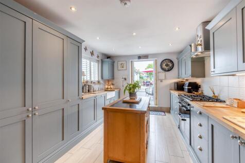 8656984-interior15.jpg