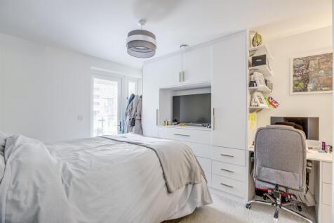 1 The Pavilion, Lilys Walk, HP11 2FX-10.jpg