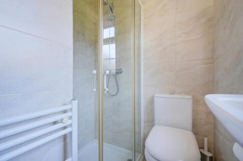4 bed, 2 bath Detached in Sheffield - Photo 12