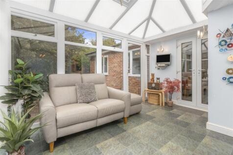 2 Poplar Close, Banbury-11.jpg