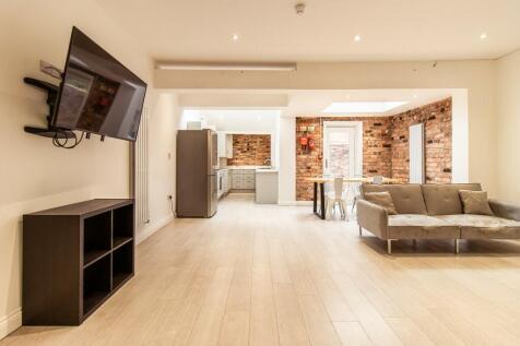 7 Bedroom Terraced in L15 2HG