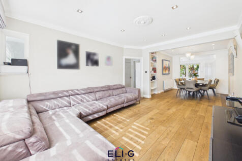 4 bed end terrace for sale Hillview Gardens, Lond