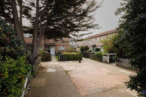 Harrow Road, E11