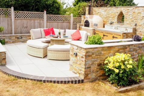 Outdoor Dining Area