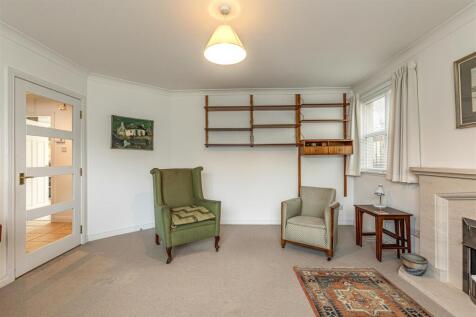 2 Waverley Gardens Darnick 10.JPG