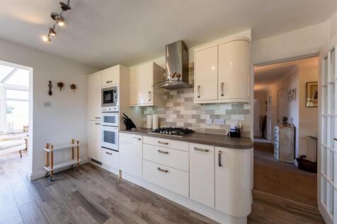 9 Orchard Dene-002.jpg