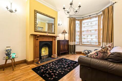 FRONT RECEPTION ROOM