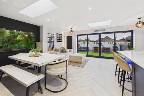 Living/Dining Area