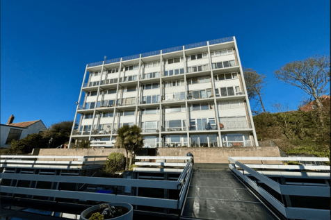 2 Bedroom Apartment for Rent- Felixstowe- Wainwr
