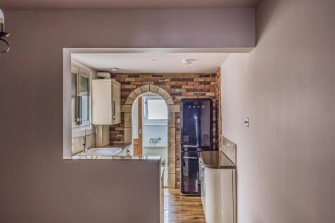 39 Station Road, Copnor-PorticoMarketing-SoldBy-31