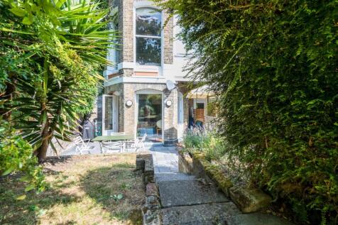Flat 2, 16, Grove Park-9.jpg
