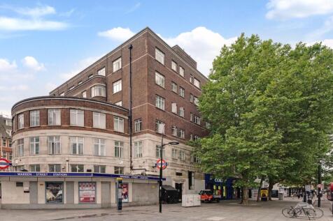**IN-HOUSE AGENT REPRESENTING THE LANDLORD DIRECTLY* A spacious 2 double bed / 1 bath flat on the 4th floor (with lift); located above Warren Street Underground Station and also within walking distanc
