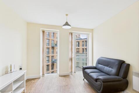 AVAILABLE NOW No Deposit Alternative Presenting a desirable flat that comes fully furnished and in an immaculate condition. The apartment is recently decorated and comes with appliances. Additionally
