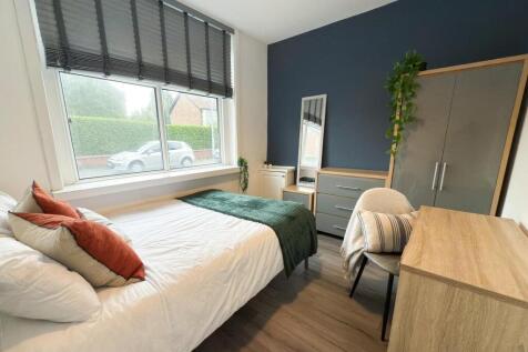 6 Bedroom Terraced in M14 6RR