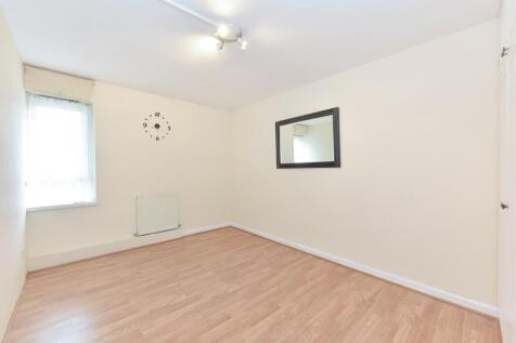 A bright and cozy one bedroom ground floor apartment located within an easy walk of West Kensington and West Brompton.