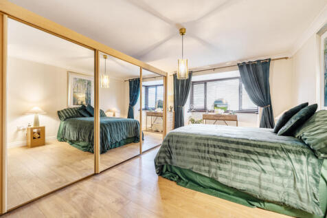 1369558-5-68ee561...