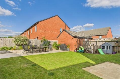 CAM02519G0-PR0287-STILL005