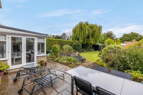 19 Maple Grove (Spalding)-10.jpg