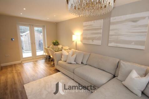 Lounge/Dining