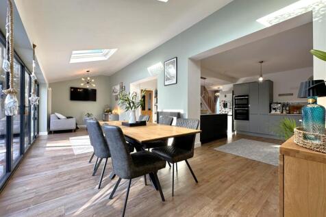 Spacious Living Flexibility 704
