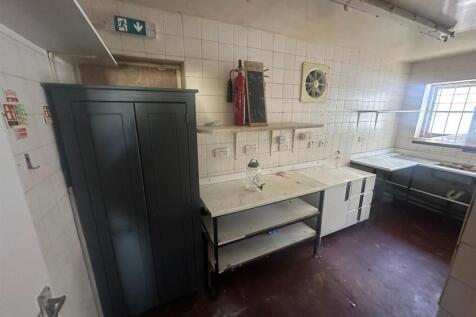 WhatsApp Image 2025-11-17 at 16.16.37 (3).jpeg