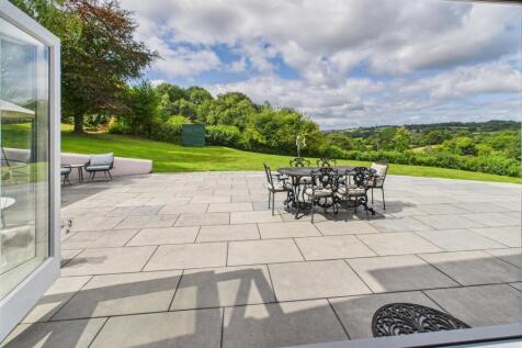 KITCHEN/DINING/FAMILY ROOM