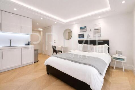 This modern and luxurious studio apartment is ideally located in a tranquil spot within the prestigious 190 Strand development. Just moments from the River Thames and Covent Garden, the property is fu