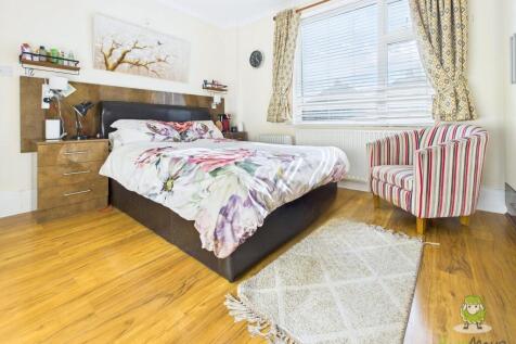 CAM01543G0-PR0159-STILL051